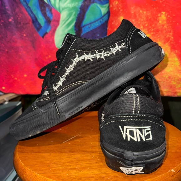 Vans Black Sneakers with White Stitching - Picture 1 of 6